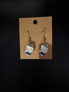 Hello kitty gold hook earrings